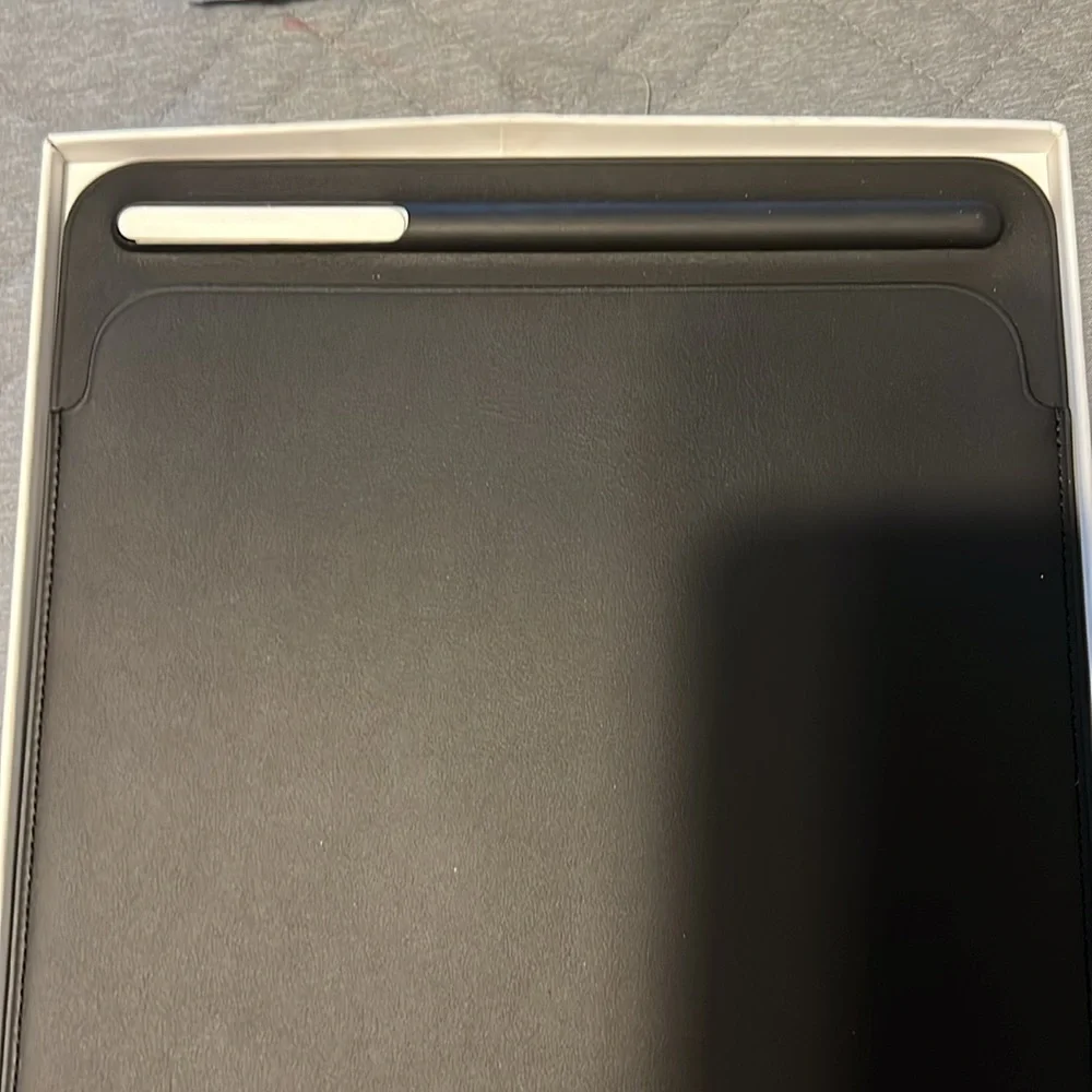 iPad Pro (10.5-inch) Leather Sleeve